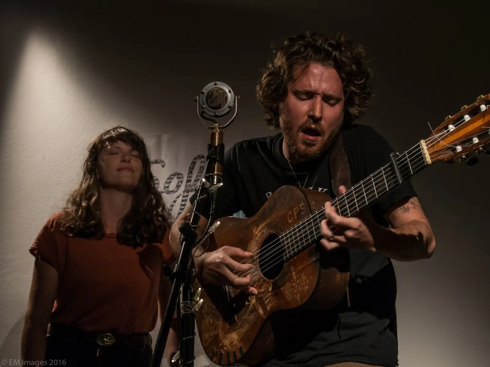 Christopher Paul Stelling starts third leg on European tour, adding Sardinian shows